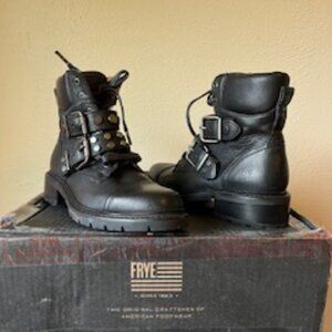 NWOT  Women's Frye Samantha lace up/buckle hiking boots size 6.5